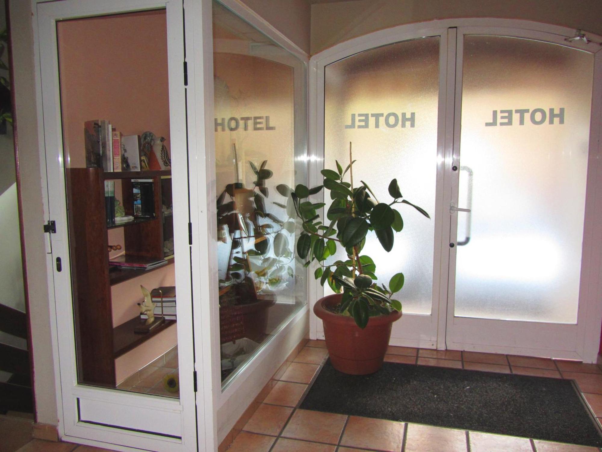 Hotel Villa De Utrillas Екстер'єр фото