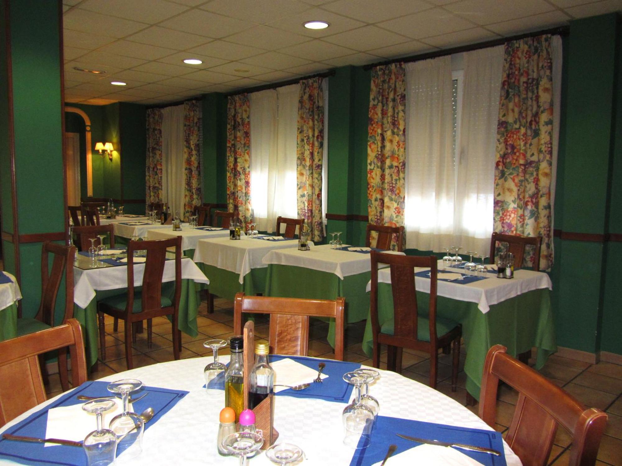 Hotel Villa De Utrillas Екстер'єр фото
